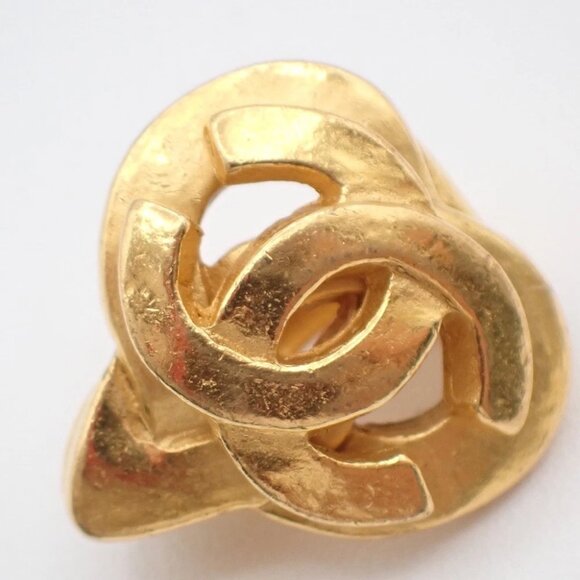 CHANEL CC Logo Heart Button Earrings 97 P Clip-On Gold-Plated Vintage 81RF573 - Picture 9 of 9